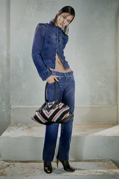 Look 10